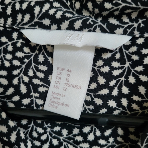 Bundle of three (3) Women's XL Loose Fitting Floral Blouses, EUC - Picture 12 of 13